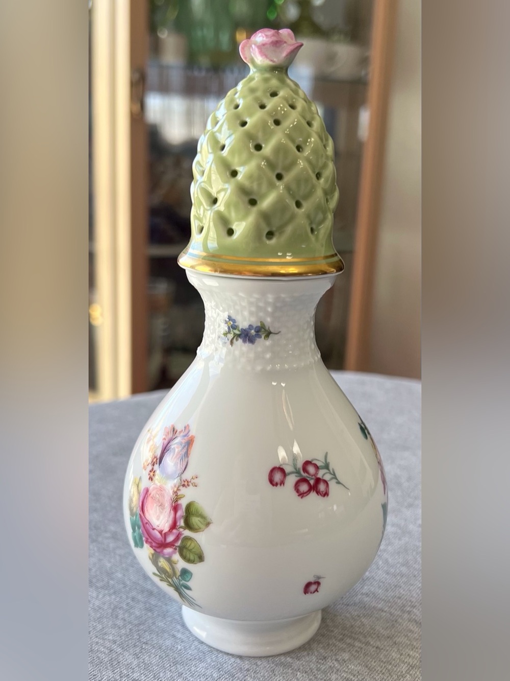 Bernardaud Limoges Porcelain Sugar Shaker Sifter Nestle Alimentarium Museum Rare